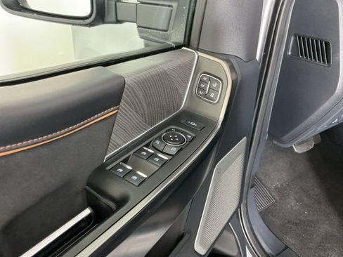 Used 2024 Ford F350 Platinum image 18