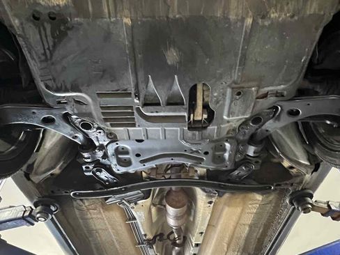 Used 2011 Volvo C70 T5 image 26