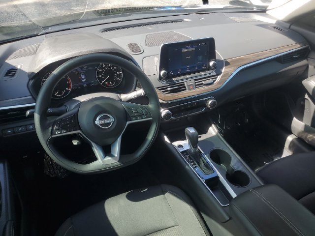 Certified 2025 Nissan Altima 2.5 SV FWD image 10