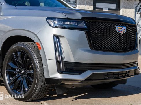 Used 2023 Cadillac Escalade Sport Platinum image 2
