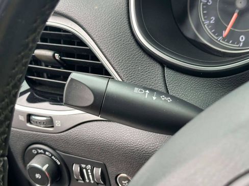 Used 2019 Jeep Cherokee Limited AWD/4WD image 24