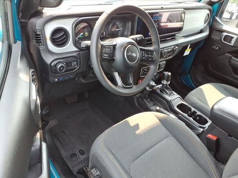 Used 2024 Jeep Wrangler Unlimited AWD/4WD image 19