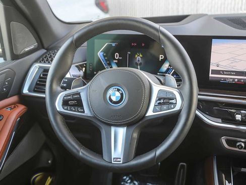 Used 2025 BMW X5 xDrive50e w/ Executive Package image 12
