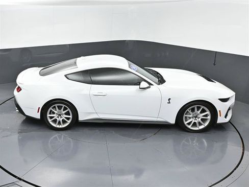 Used 2025 Ford Mustang GT Premium RWD image 41
