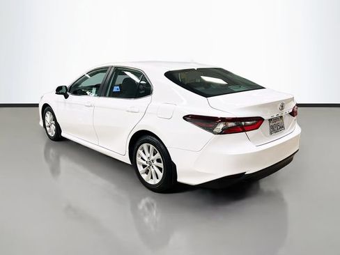 Used 2024 Toyota Camry LE image 5