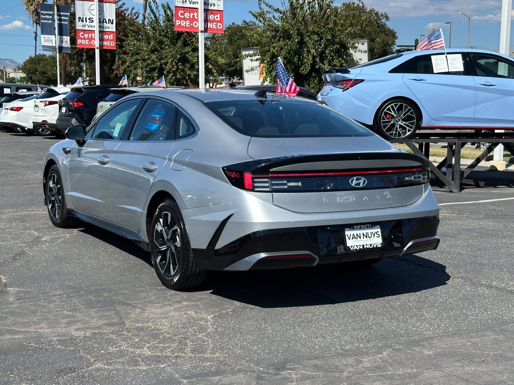 Used 2025 Hyundai Sonata SEL FWD image 4