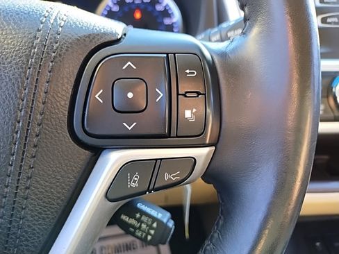 Used 2018 Toyota Highlander Plus image 29