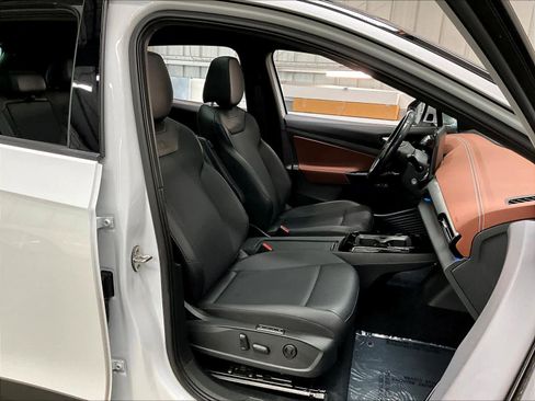 Used 2022 Volkswagen ID.4 Pro S w/ Gradient Package image 9