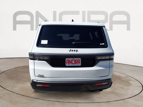 New 2026 Jeep Grand Wagoneer L Limited AWD/4WD image 9