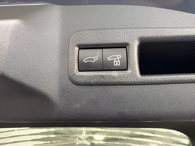 Used 2023 Subaru Solterra AWD image 34