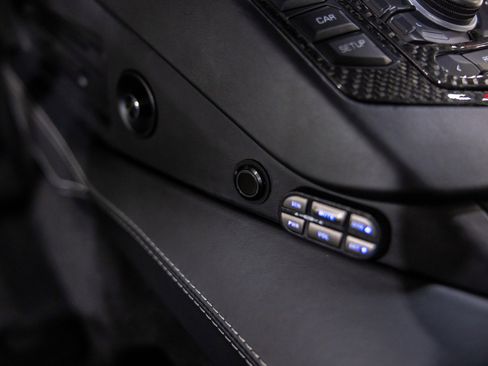 Used 2019 Lamborghini Aventador S image 63