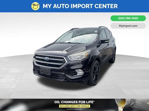 Used 2017 Ford Escape Titanium w/ Canadian Touring Package AWD/4WD image 3