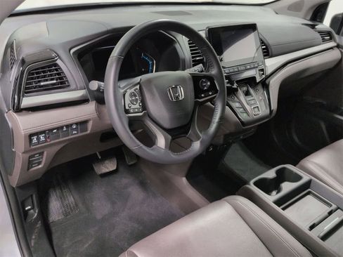 Used 2023 Honda Odyssey Touring image 10