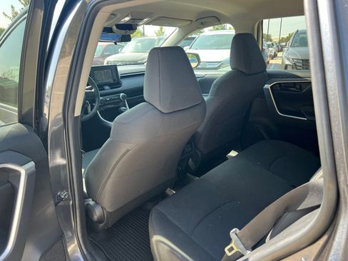 Used 2022 Toyota RAV4 LE FWD image 15