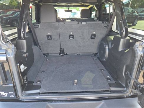 Used 2022 Jeep Wrangler Unlimited Sport AWD/4WD image 19