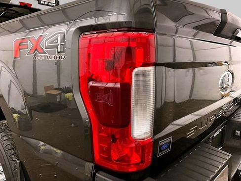 Used 2019 Ford F250 Lariat w/ Lariat Value Package AWD/4WD image 28