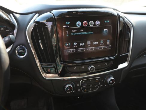 Used 2018 Chevrolet Traverse LT image 22