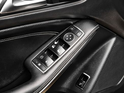 Used 2016 Mercedes-Benz GLA 250 image 32