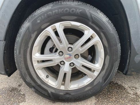 Used 2019 GMC Terrain SLE w/ Driver Convenience Package image 13