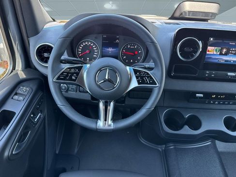 New 2025 Mercedes-Benz Sprinter 2500 image 24