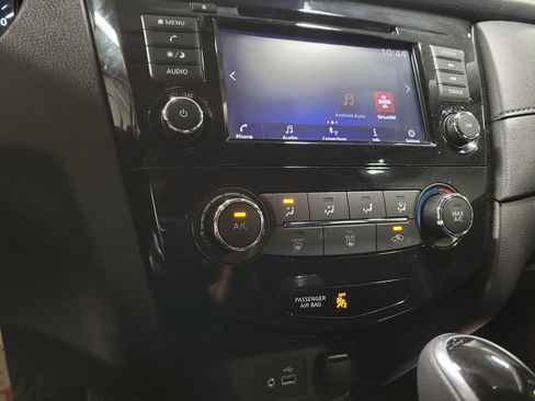Used 2020 Nissan Rogue S AWD/4WD image 18