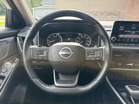 Used 2025 Nissan Rogue SV AWD/4WD image 7