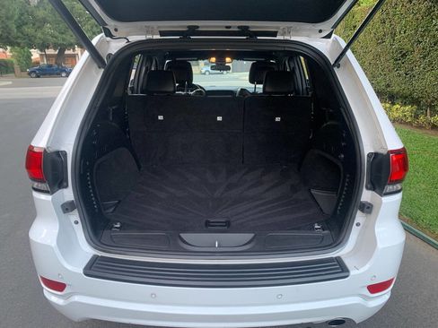 Used 2021 Jeep Grand Cherokee Laredo X image 19