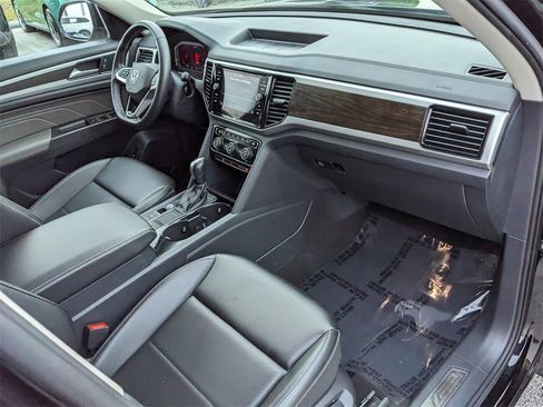Certified 2023 Volkswagen Atlas SE image 16