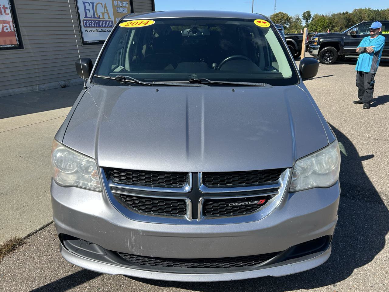 Used 2014 Dodge Grand Caravan SE w/ Quick Order Package 29E SE FWD image 2