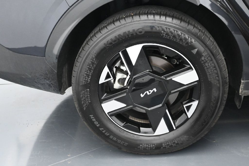 Used 2026 Kia Sportage LX FWD image 16