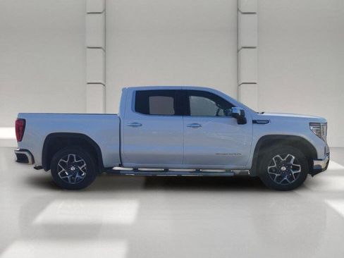 Used 2022 GMC Sierra 1500 SLT RWD image 4