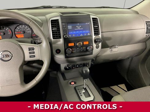 Certified 2021 Nissan Frontier SV w/ Midnight Edition Floor Mats AWD/4WD image 10