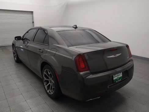 Used 2018 Chrysler 300 S image 5
