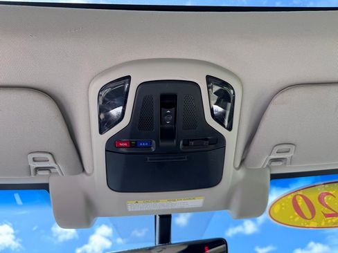 Used 2020 Subaru Outback Limited image 24