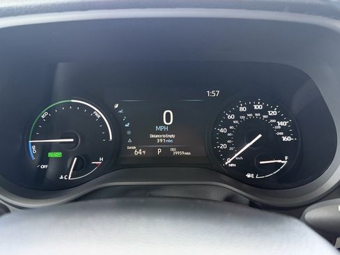 Used 2025 Toyota Sienna XLE w/ XLE Plus Package AWD/4WD image 18
