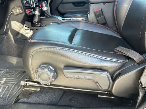 Used 2020 Jeep Gladiator Rubicon AWD/4WD image 18