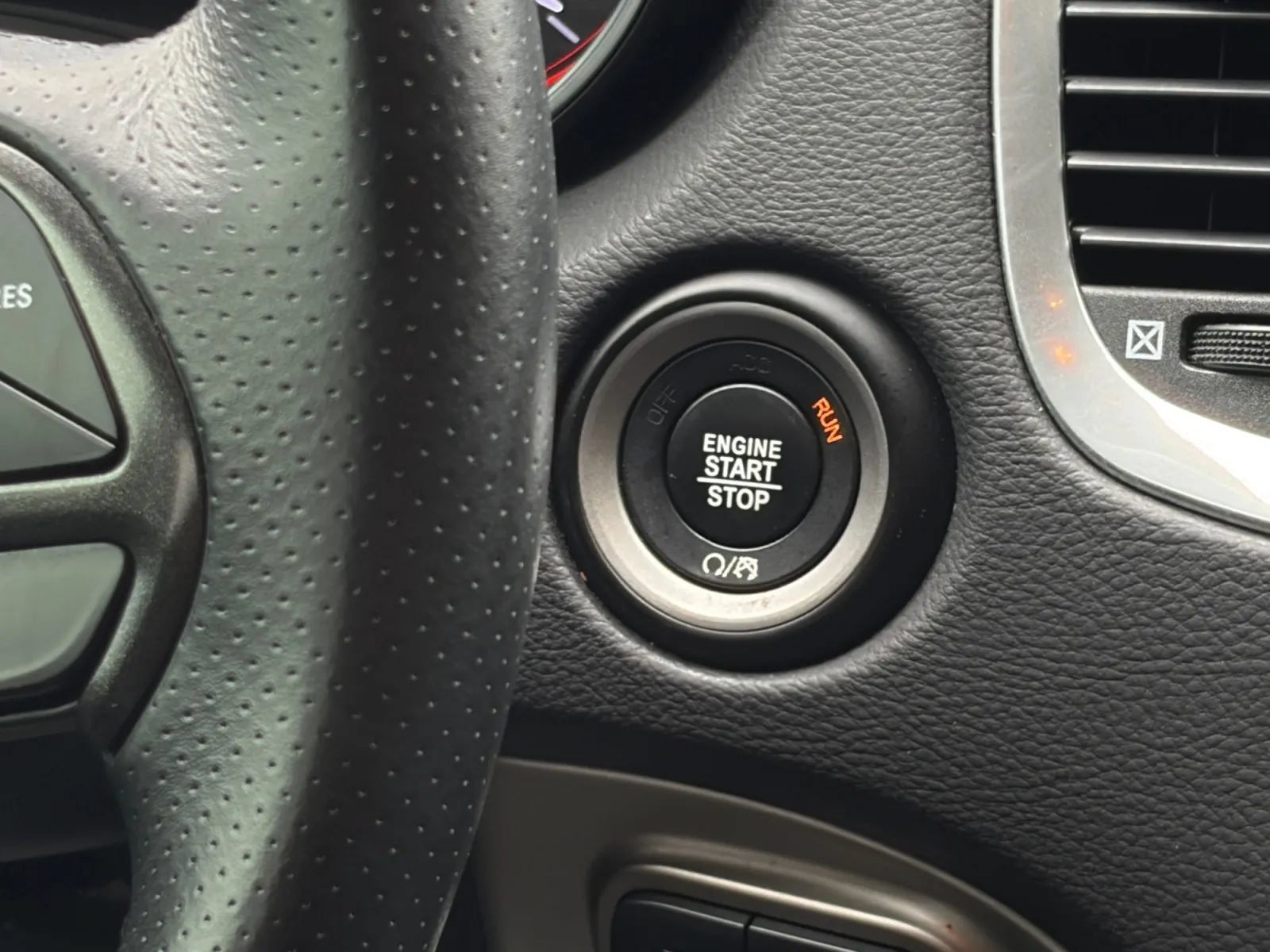 Used 2019 Dodge Durango SXT AWD/4WD image 24