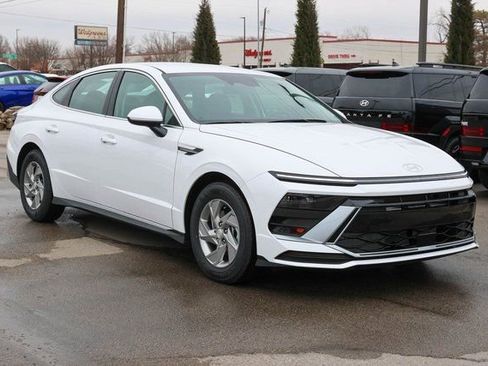 New 2026 Hyundai Sonata SE FWD image 1