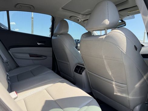 Used 2015 Acura TLX FWD image 12