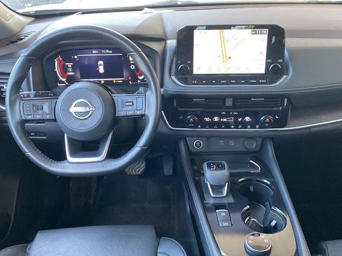 Certified 2023 Nissan Rogue Platinum w/ Platinum Premium Package AWD/4WD image 18