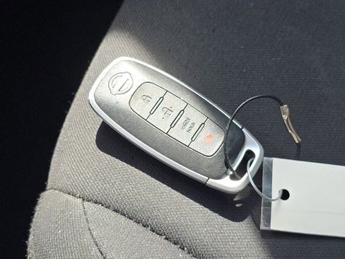 Used 2024 Nissan Sentra S image 28