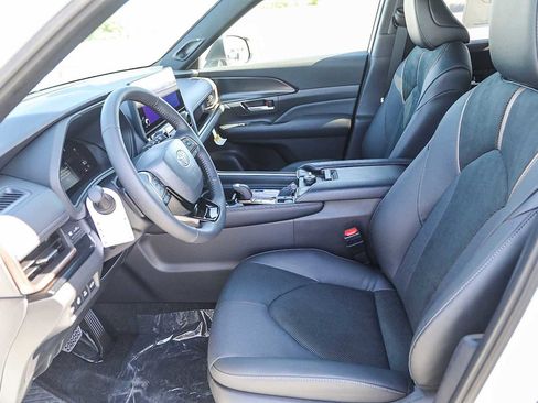 New 2026 Toyota Grand Highlander AWD Hybrid image 19
