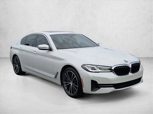 Used 2023 BMW 540i w/ Premium Package image 3