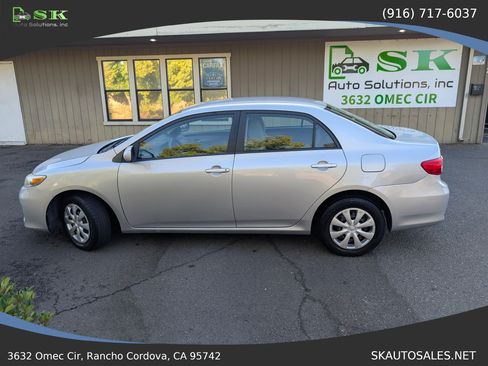 Used 2011 Toyota Corolla LE FWD image 12