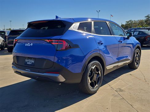 New 2026 Kia Sportage EX image 8
