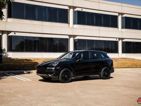 Used 2018 Porsche Cayenne Platinum Edition image 52