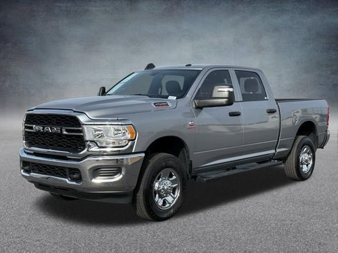 Used 2024 RAM 2500 Tradesman w/ Chrome Appearance Group image 8