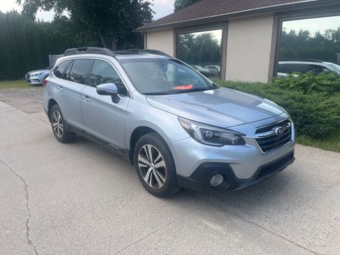 Used 2018 Subaru Outback 2.5i Limited AWD/4WD image 1