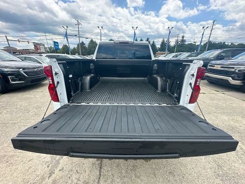 Used 2025 Chevrolet Silverado 1500 LT AWD/4WD image 29