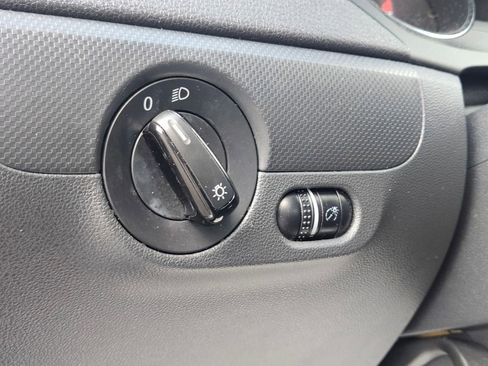 Used 2016 Volkswagen Jetta S image 17